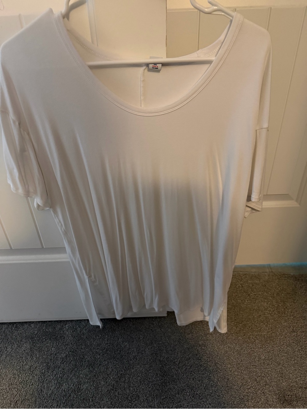 Old Navy White Scoop Neck Short Sleeve Tee